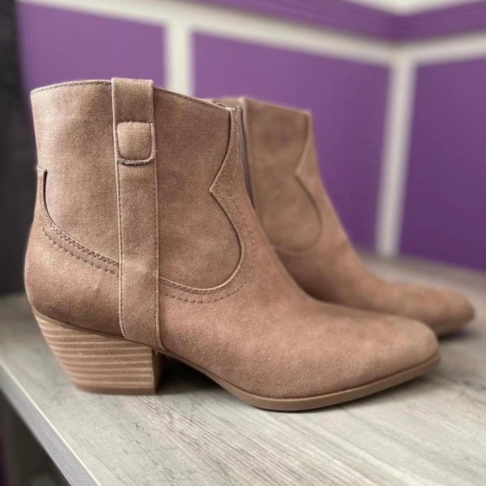 Dolce Vita Booties